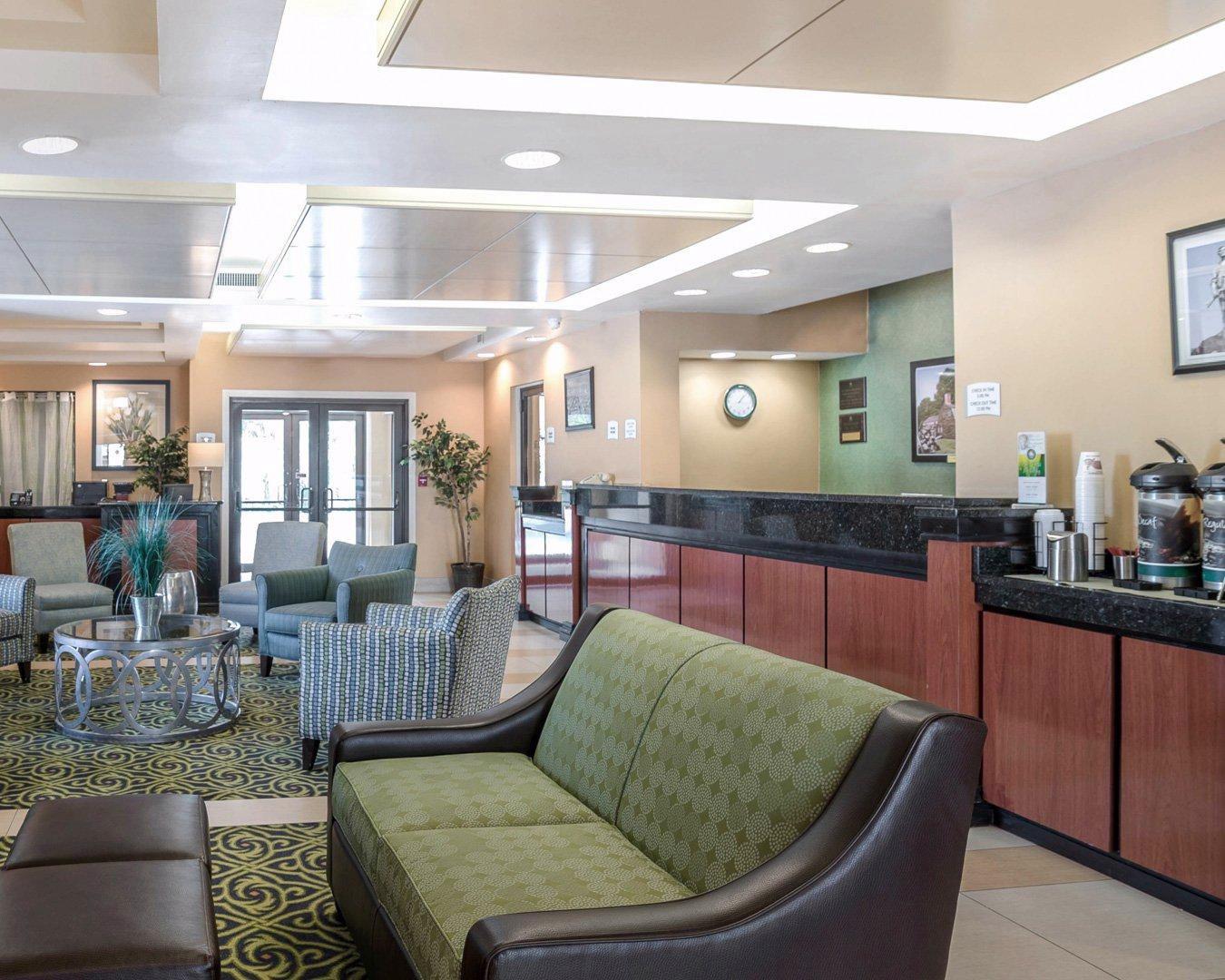 Quality Inn & Suites Lexington Bagian luar foto