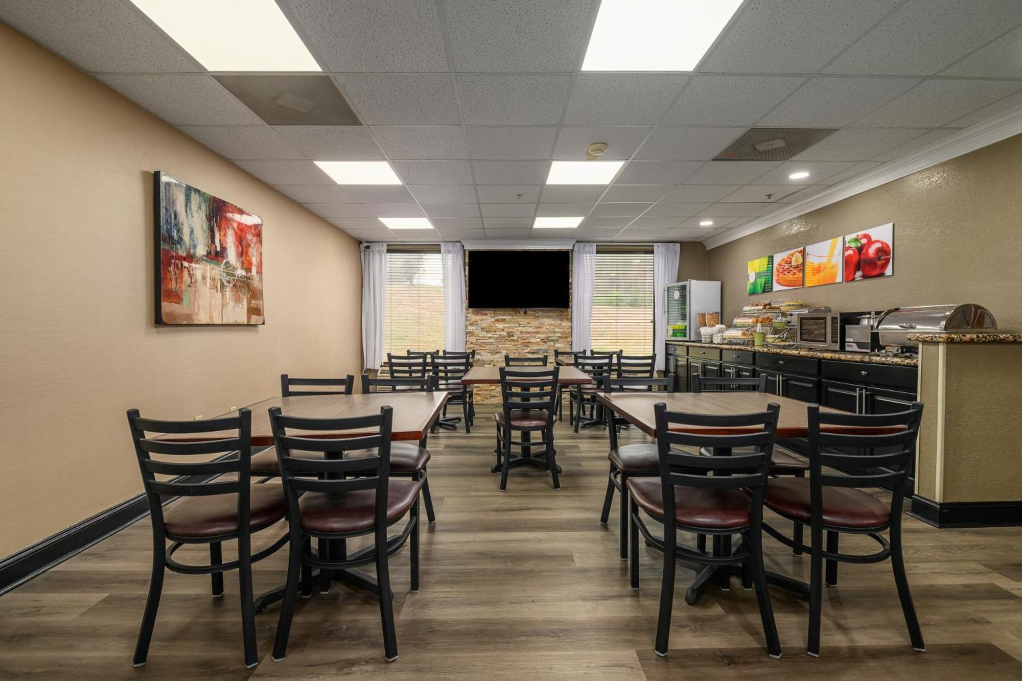Quality Inn & Suites Lexington Bagian luar foto