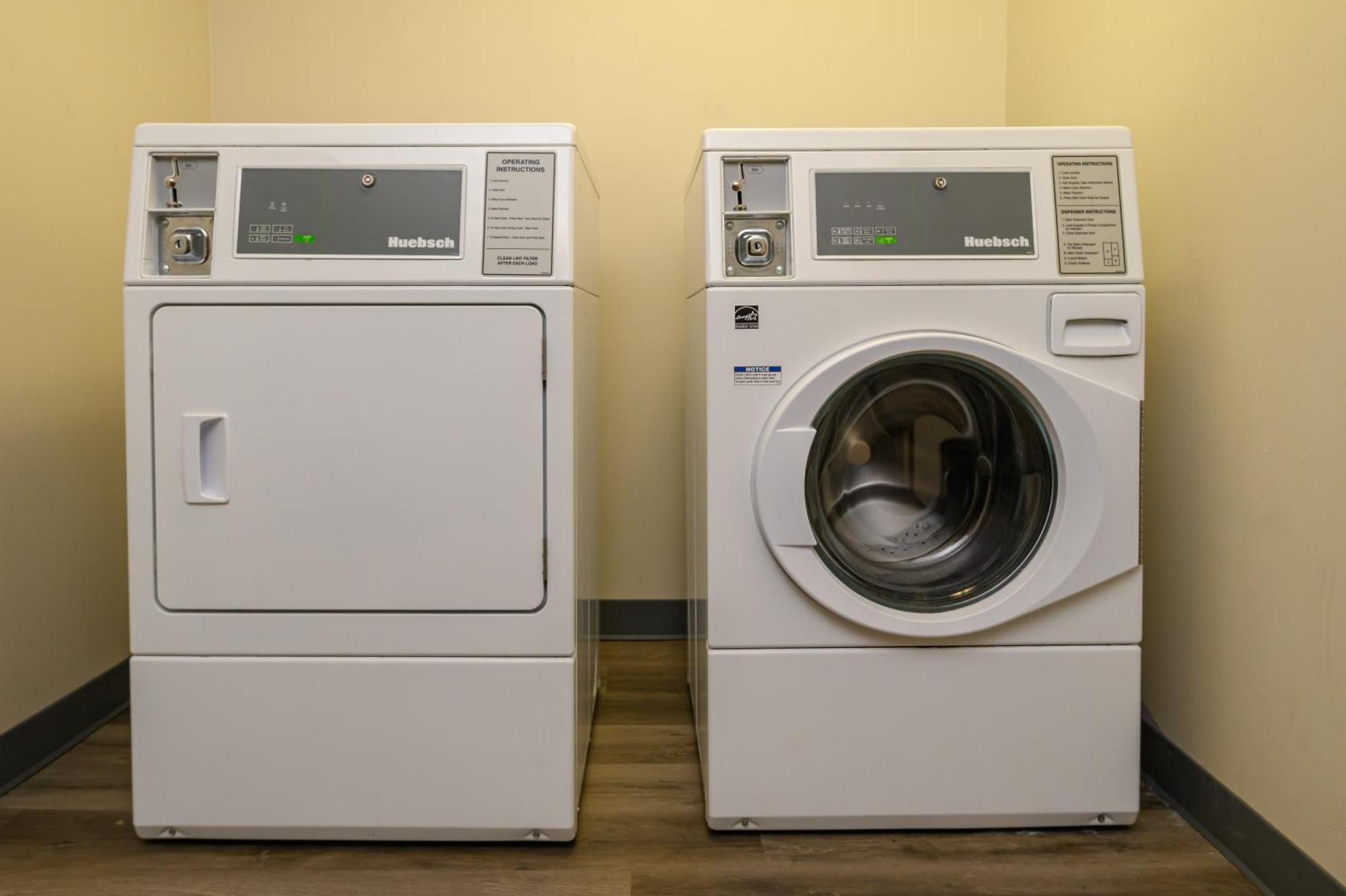 Quality Inn & Suites Lexington Bagian luar foto