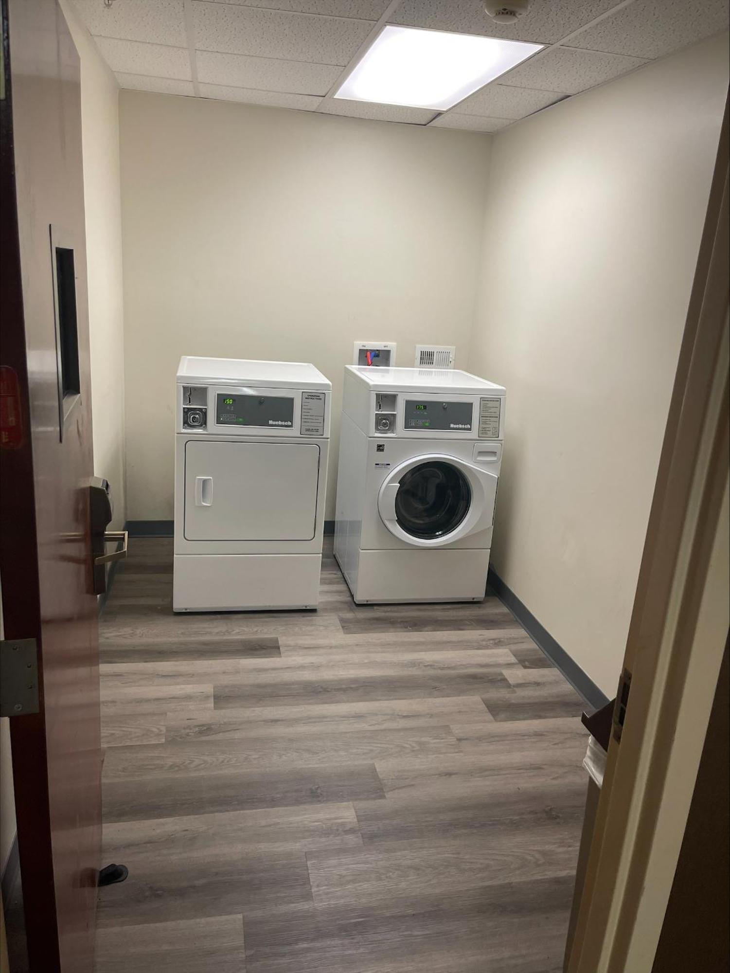 Quality Inn & Suites Lexington Bagian luar foto