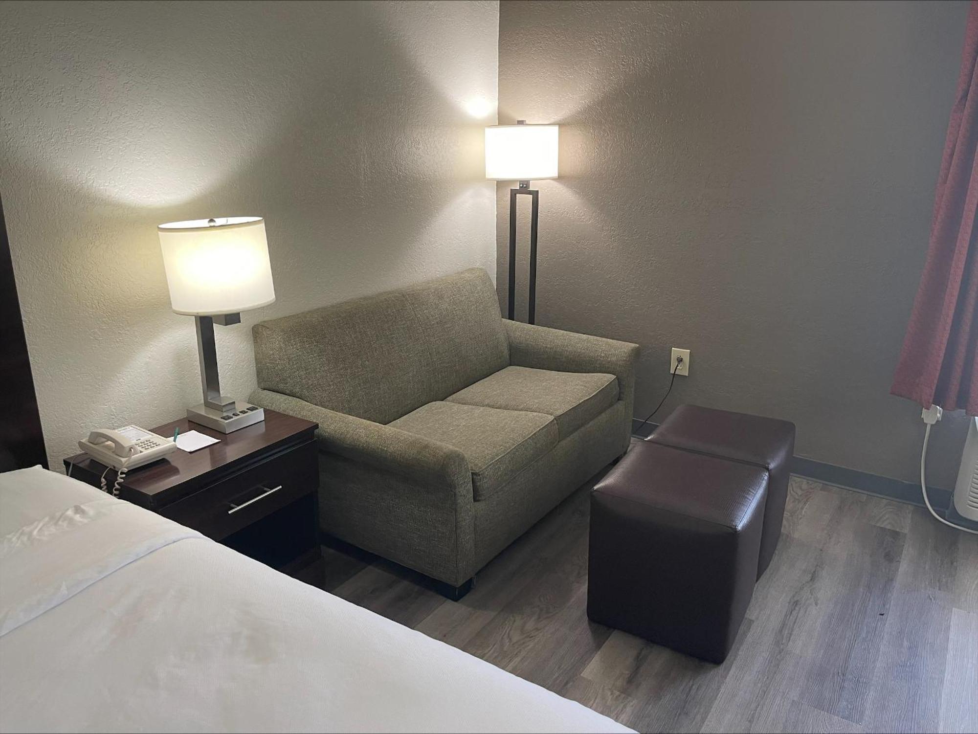 Quality Inn & Suites Lexington Bagian luar foto